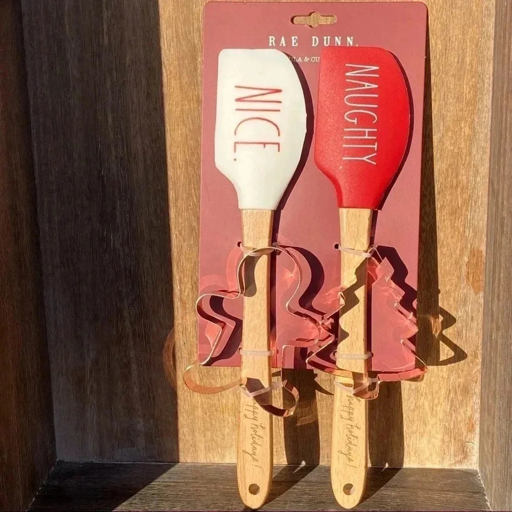 NEW 4 pc SET Rae Dunn COOKIE CUTTER & SPATULA SET Cute Spatulas + Cookie cutters